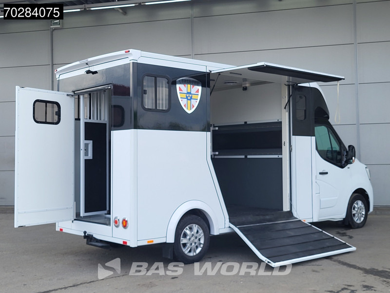 Renault Master 165PK Paardenwagen Hengstenuitvoering Navi LED Trekhaak Airco Cruise Camera Euro6 Horsetruck 15m3 Airco Trekhaak Cruise control - Dostavno vozilo: slika 3 Renault Master 165PK Paardenwagen Hengstenuitvoering Navi LED Trekhaak Airco Cruise Camera Euro6 Horsetruck 15m3 Airco Trekhaak Cruise control - Dostavno vozilo: slika 3