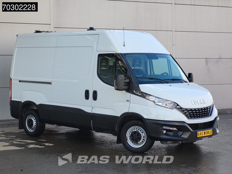 Iveco Daily 35S16 Automaat L2H2 3,5t Trekhaak 160PK ACC Navi Airco Camera Werkplaatsinrichting Euro6 L2 Airco Trekhaak - Furgon: slika 3 Iveco Daily 35S16 Automaat L2H2 3,5t Trekhaak 160PK ACC Navi Airco Camera Werkplaatsinrichting Euro6 L2 Airco Trekhaak - Furgon: slika 3