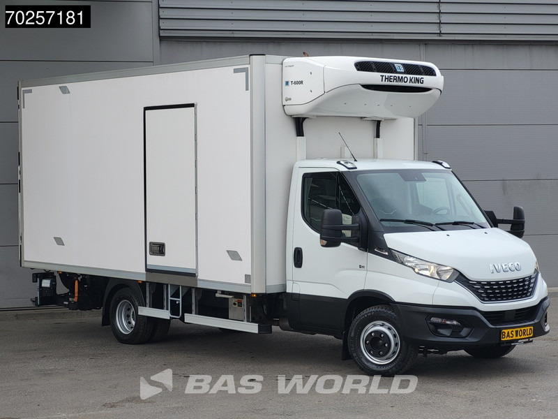 Iveco Daily 72C21 3.0L Koelwagen Laadklep Thermo King T-600R 380V Luchtvering Koelwagen Airco Cruise Camera Koeler Koel Kühlwagen 28m3 Airco - Dostavno vozilo hladnjača: slika 5 Iveco Daily 72C21 3.0L Koelwagen Laadklep Thermo King T-600R 380V Luchtvering Koelwagen Airco Cruise Camera Koeler Koel Kühlwagen 28m3 Airco - Dostavno vozilo hladnjača: slika 5