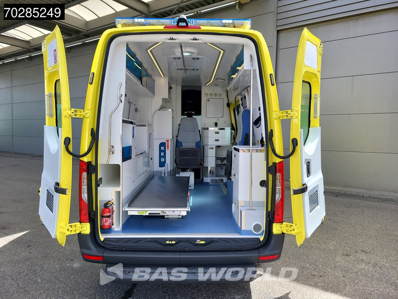 Mercedes-Benz Sprinter 319 CDI Automaat Nieuw! Complete Ambulance Ziekenwagen Rettungswagen Krankenwagen 11m3 Airco Cruise control - Vozilo hitne pomoći: slika 3 Mercedes-Benz Sprinter 319 CDI Automaat Nieuw! Complete Ambulance Ziekenwagen Rettungswagen Krankenwagen 11m3 Airco Cruise control - Vozilo hitne pomoći: slika 3