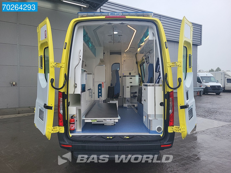 Mercedes-Benz Sprinter 319 CDI Automaat Nieuw! Complete Ambulance Ziekenwagen Rettungswagen Krankenwagen Airco - Vozilo hitne pomoći: slika 3 Mercedes-Benz Sprinter 319 CDI Automaat Nieuw! Complete Ambulance Ziekenwagen Rettungswagen Krankenwagen Airco - Vozilo hitne pomoći: slika 3