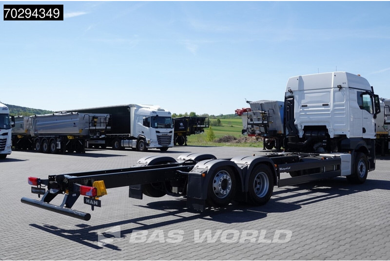 MAN TGX 26.520 TGX 6X2 Lift-Steering Axle Euro 6 - Kamion sa golom šasijom i zatvorenom kabinom: slika 5 MAN TGX 26.520 TGX 6X2 Lift-Steering Axle Euro 6 - Kamion sa golom šasijom i zatvorenom kabinom: slika 5