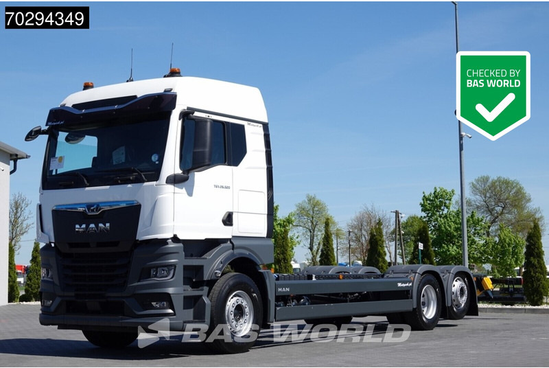 MAN TGX 26.520 TGX 6X2 Lift-Steering Axle Euro 6 - Kamion sa golom šasijom i zatvorenom kabinom: slika 1 MAN TGX 26.520 TGX 6X2 Lift-Steering Axle Euro 6 - Kamion sa golom šasijom i zatvorenom kabinom: slika 1