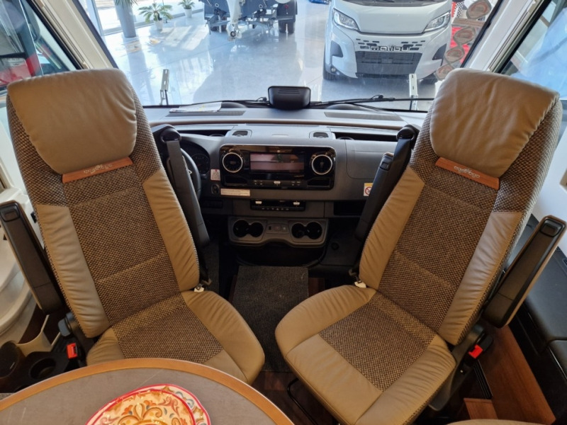 Carthago Chic E-Line I 64 XL QB Mercedes - Integrisani kamper: slika 5 Carthago Chic E-Line I 64 XL QB Mercedes - Integrisani kamper: slika 5