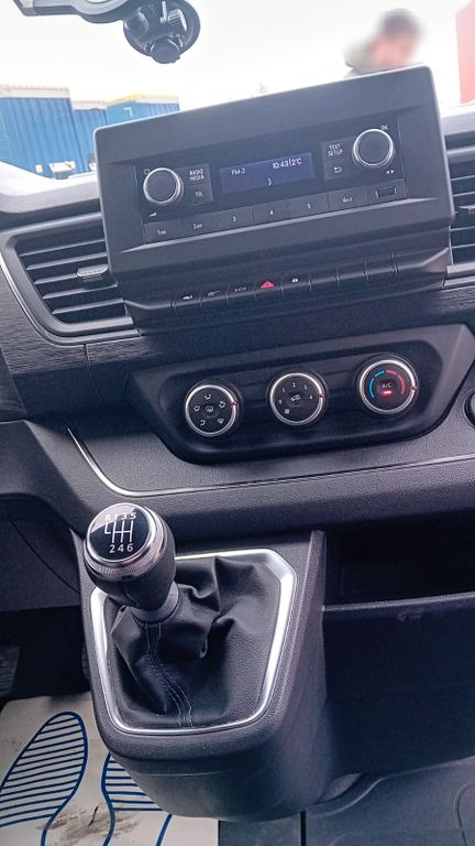 Renault Trafic Combi L2H1 3,0t Life Renault Trafic Combi L2H1 3,0t Life: slika 11 Renault Trafic Combi L2H1 3,0t Life Renault Trafic Combi L2H1 3,0t Life: slika 11