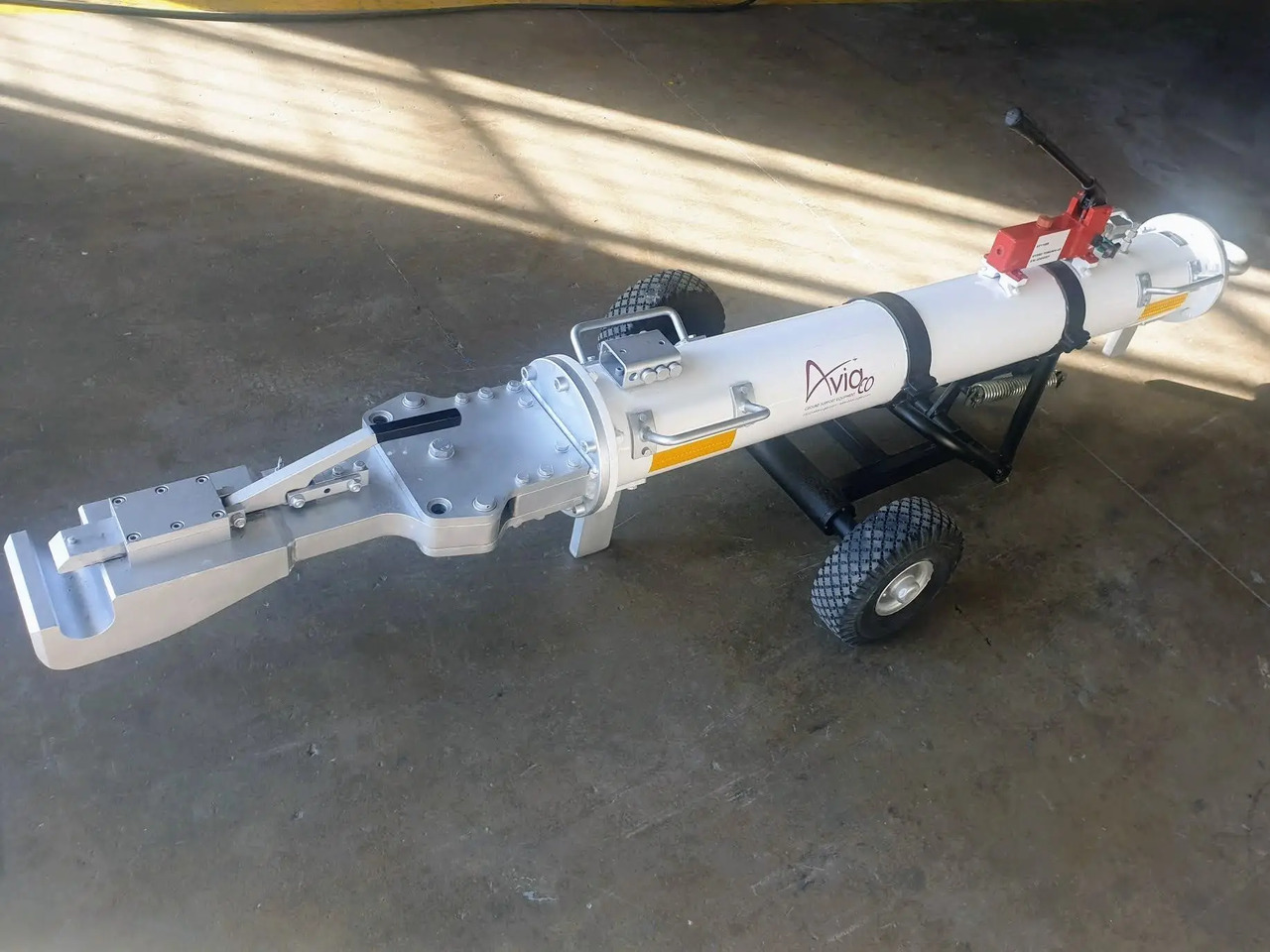 HYDRO TOWUNIV-4S - Aerodromska oprema: slika 1 HYDRO TOWUNIV-4S - Aerodromska oprema: slika 1