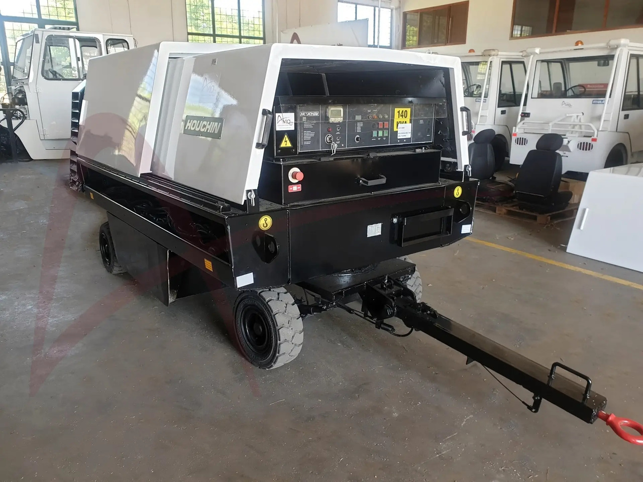 HOUCHIN C690-140 - Zemaljski agregat GPU: slika 2 HOUCHIN C690-140 - Zemaljski agregat GPU: slika 2