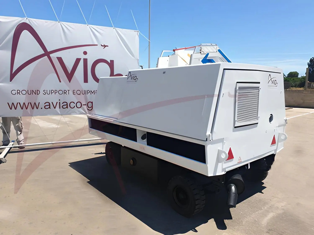 HOUCHIN D690 - Zemaljski agregat GPU: slika 2 HOUCHIN D690 - Zemaljski agregat GPU: slika 2