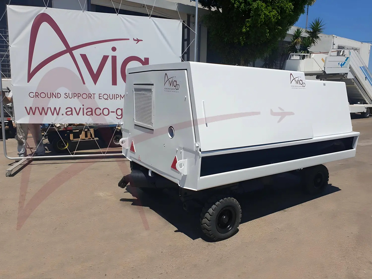 HOUCHIN D690 - Zemaljski agregat GPU: slika 1 HOUCHIN D690 - Zemaljski agregat GPU: slika 1
