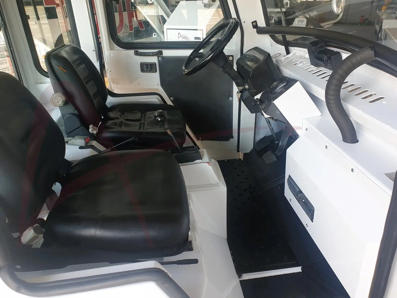 NISSAN FV02 - Traktor za prtljag: slika 5 NISSAN FV02 - Traktor za prtljag: slika 5