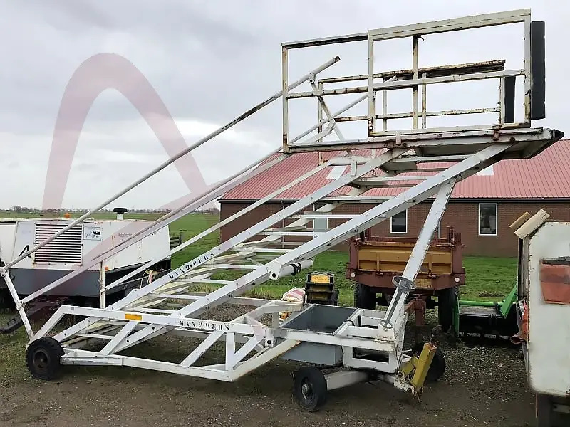 TCG 14 TREDEN - Putničke stepenice: slika 1 TCG 14 TREDEN - Putničke stepenice: slika 1