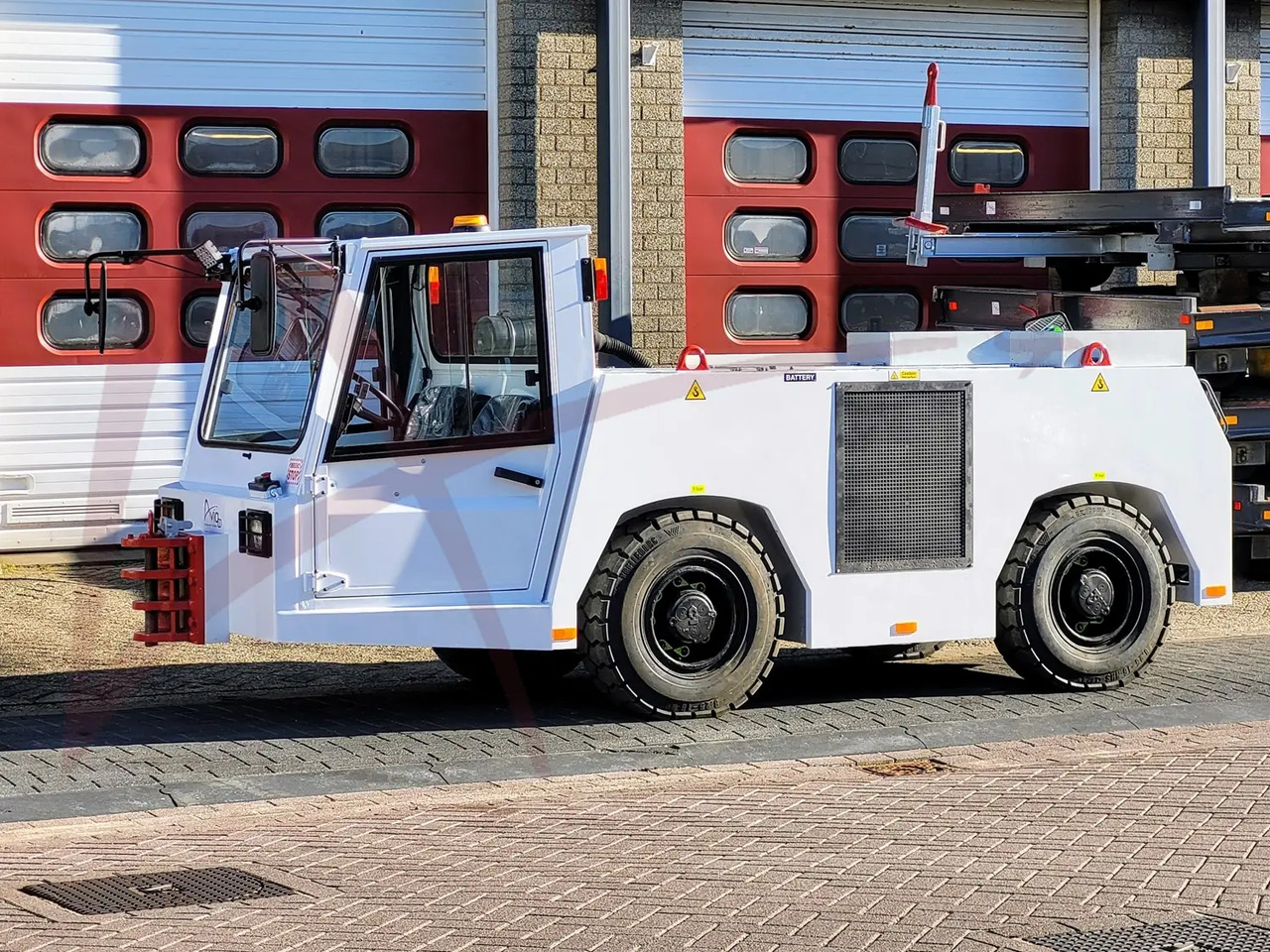 TLD TMX-100 - Aerodromski traktor: slika 1 TLD TMX-100 - Aerodromski traktor: slika 1