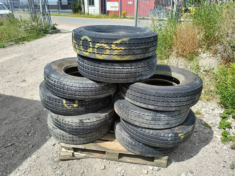 Banden landbouwbanden michelin dunlop 9.5R17.5 + 2 - Шины и диски za Građevinska mašina: slika 2 Banden landbouwbanden michelin dunlop 9.5R17.5 + 2 - Шины и диски za Građevinska mašina: slika 2