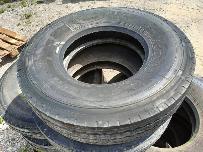 Banden landbouwbanden michelin dunlop 9.5R17.5 + 2 - Шины и диски za Građevinska mašina: slika 3 Banden landbouwbanden michelin dunlop 9.5R17.5 + 2 - Шины и диски za Građevinska mašina: slika 3