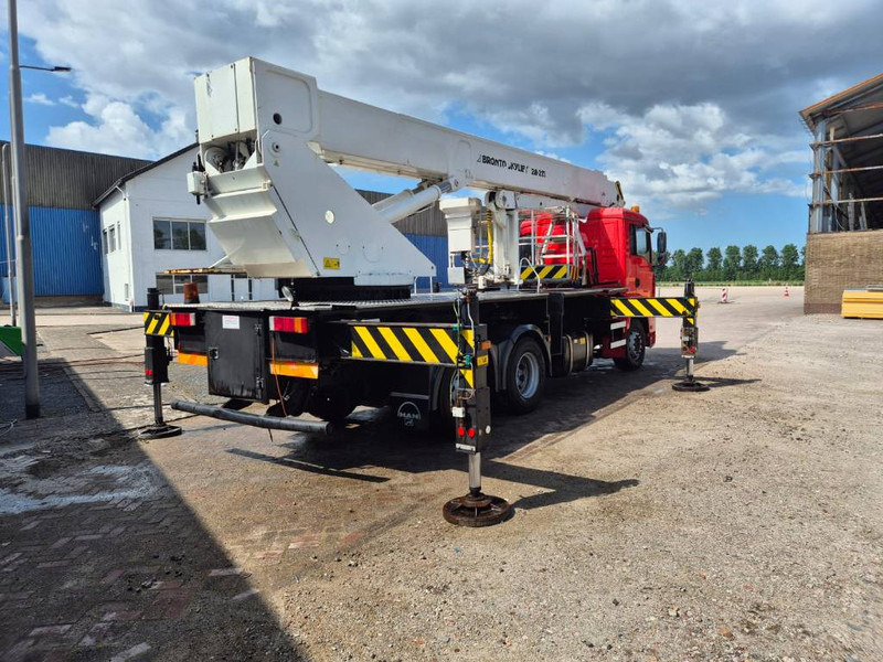 Vazdušna platforma montirana na kamion Bronto skylift 28-2T1 28 m hi lift hoogwerker MAN TGA 26.: slika 8