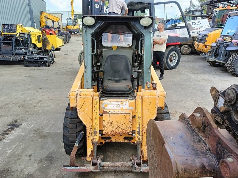 Gehl 3935 3840 schranklader loader skid steer bobcat - Mini utovarivač: slika 5 Gehl 3935 3840 schranklader loader skid steer bobcat - Mini utovarivač: slika 5