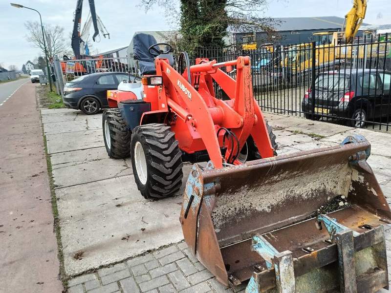 Kubota R 520 shovel wiellader loader lader met bak/vorken - Utovarivač točkaš: slika 4 Kubota R 520 shovel wiellader loader lader met bak/vorken - Utovarivač točkaš: slika 4
