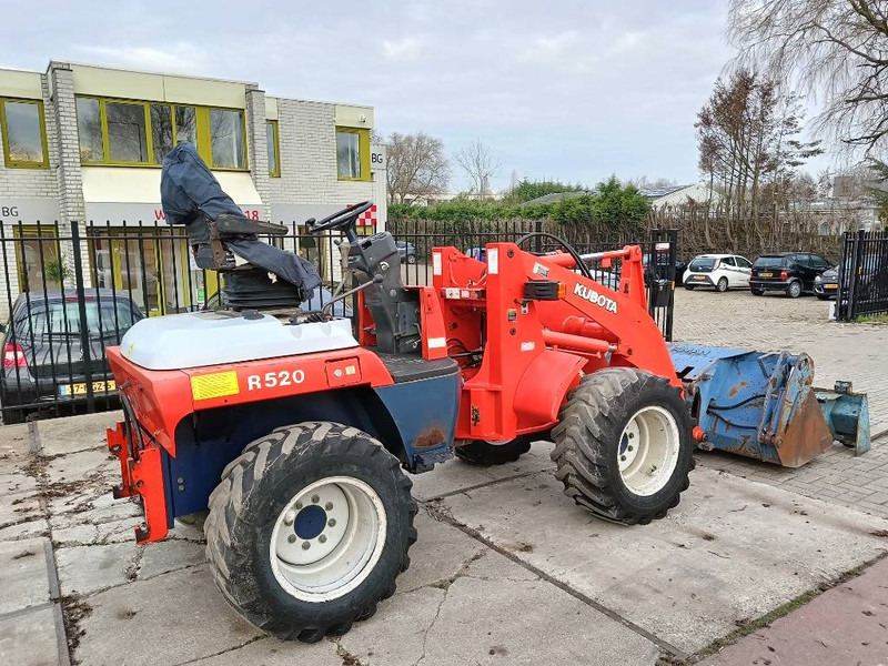 Kubota R 520 shovel wiellader loader lader met bak/vorken - Utovarivač točkaš: slika 1 Kubota R 520 shovel wiellader loader lader met bak/vorken - Utovarivač točkaš: slika 1