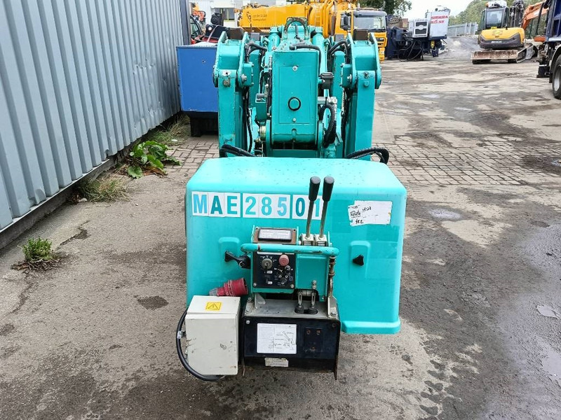Maeda MC 285 CRME-2 minikraan hybride spin spider crane - Mini kran: slika 5 Maeda MC 285 CRME-2 minikraan hybride spin spider crane - Mini kran: slika 5