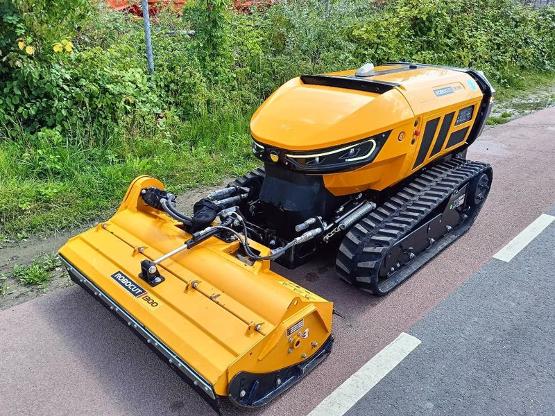 McConnel Robocut RC56 robot remote maaier mower 1200kg - Kosačica: slika 2 McConnel Robocut RC56 robot remote maaier mower 1200kg - Kosačica: slika 2