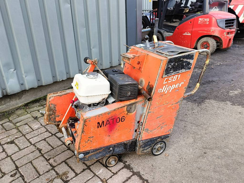 Norton CSB1 clipper zaag betonzaag machine 1994 - Mašina za asfalt: slika 1 Norton CSB1 clipper zaag betonzaag machine 1994 - Mašina za asfalt: slika 1