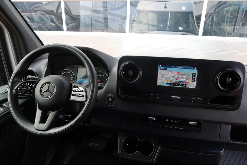 Mercedes-Benz Sprinter 317 CDI L2H2 AUT/ CAMERA/ LED/ CRUISE/ CLIMA/ MBUX - Furgon: slika 5 Mercedes-Benz Sprinter 317 CDI L2H2 AUT/ CAMERA/ LED/ CRUISE/ CLIMA/ MBUX - Furgon: slika 5