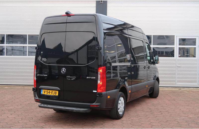 Mercedes-Benz Sprinter 317 CDI L2H2 AUT/ CAMERA/ MBUX/ CRUISE/ AIRCO - Furgon: slika 4 Mercedes-Benz Sprinter 317 CDI L2H2 AUT/ CAMERA/ MBUX/ CRUISE/ AIRCO - Furgon: slika 4