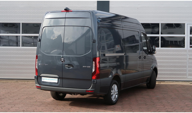 Mercedes-Benz Sprinter 317 CDI L2H2 RWD BPM VRIJ/ AUT/ 3.5T/ LED/ CAMERA/ MBUX/ CRUISE/ CLIMA - Furgon: slika 4 Mercedes-Benz Sprinter 317 CDI L2H2 RWD BPM VRIJ/ AUT/ 3.5T/ LED/ CAMERA/ MBUX/ CRUISE/ CLIMA - Furgon: slika 4