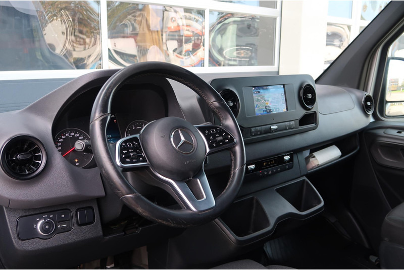 Mercedes-Benz Sprinter 319 3.0 CDI L2H2 V6 AUT/ 360/ LED/ MBUX/ ACC/ CLIMA/ STANDKACH - Furgon: slika 2 Mercedes-Benz Sprinter 319 3.0 CDI L2H2 V6 AUT/ 360/ LED/ MBUX/ ACC/ CLIMA/ STANDKACH - Furgon: slika 2