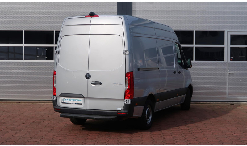 Mercedes-Benz Sprinter 319 3.0 CDI L2H2 V6 AUT/ 360/ LED/ MBUX/ ACC/ CLIMA/ STANDKACH - Furgon: slika 5 Mercedes-Benz Sprinter 319 3.0 CDI L2H2 V6 AUT/ 360/ LED/ MBUX/ ACC/ CLIMA/ STANDKACH - Furgon: slika 5