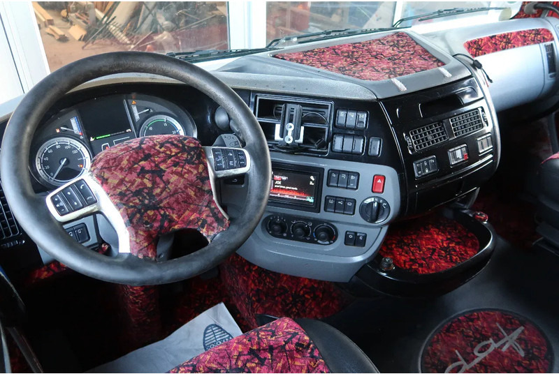 DAF XF 460 6X2/ SSC/ FULL AIR/ LIFT-LENK/ EURO 6 - Tegljač: slika 2 DAF XF 460 6X2/ SSC/ FULL AIR/ LIFT-LENK/ EURO 6 - Tegljač: slika 2