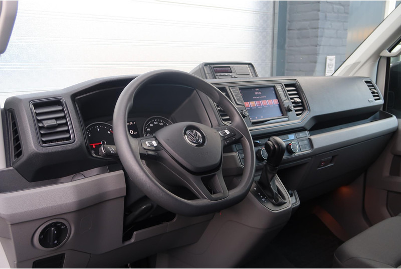 Volkswagen Crafter 50 2.0 TDI DL L3H2 3.5 T/ LED/ CAMERA/ NAVI/ CRUISE/ CLIMA/ DUBBEL LUCHT - Furgon: slika 2 Volkswagen Crafter 50 2.0 TDI DL L3H2 3.5 T/ LED/ CAMERA/ NAVI/ CRUISE/ CLIMA/ DUBBEL LUCHT - Furgon: slika 2