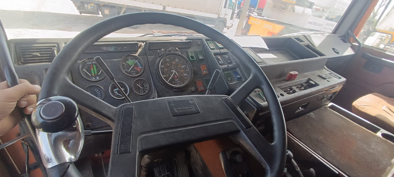 VOLVO F10 - Kamion: slika 5 VOLVO F10 - Kamion: slika 5
