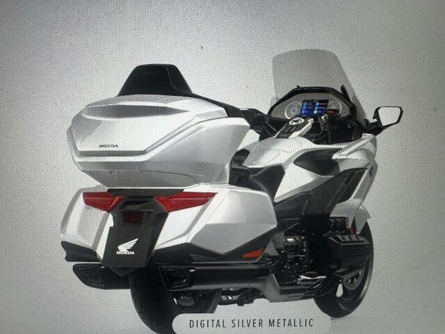 HONDA Goldwing GL 1800 DCT Tour 50th Anniversary - Motocikl: slika 2 HONDA Goldwing GL 1800 DCT Tour 50th Anniversary - Motocikl: slika 2