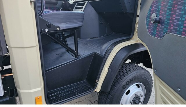 MERCEDES-BENZ 814 D T2 Vario 4x4 Allrad Topzustand! - Dostavno vozilo sa otvorenom sandukom: slika 4 MERCEDES-BENZ 814 D T2 Vario 4x4 Allrad Topzustand! - Dostavno vozilo sa otvorenom sandukom: slika 4