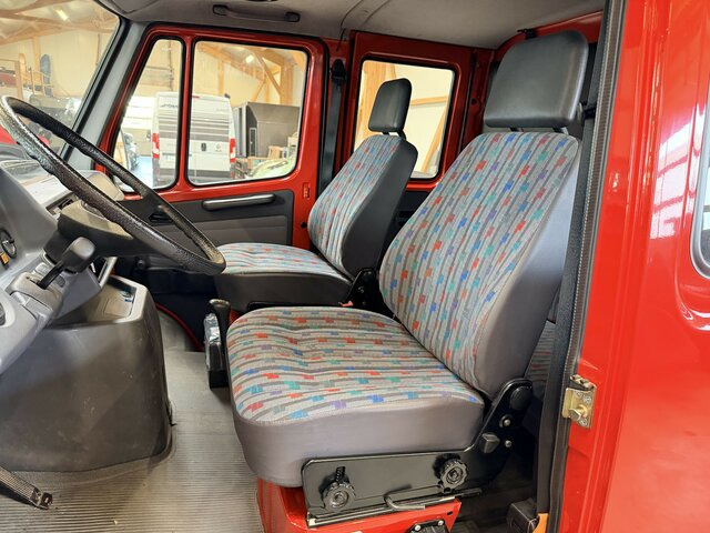 MERCEDES-BENZ T1 310 Bremer Doka perfekt!... - Dostavno vozilo sa zatvorenim sandukom, Dostavno vozilo sa duplom kabinom: slika 3 MERCEDES-BENZ T1 310 Bremer Doka perfekt!... - Dostavno vozilo sa zatvorenim sandukom, Dostavno vozilo sa duplom kabinom: slika 3