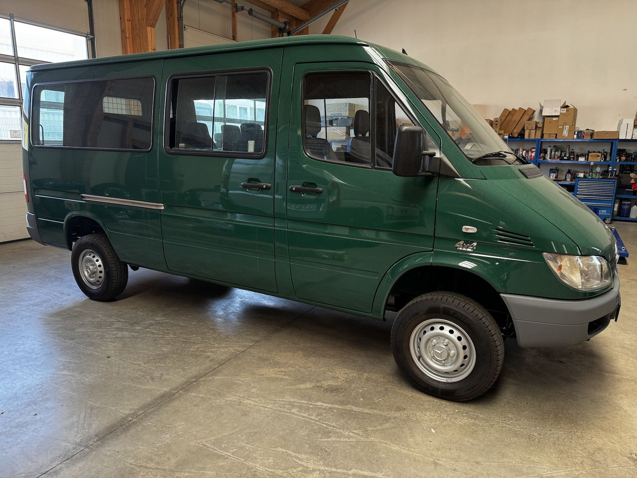 Mercedes-Benz Sprinter 313 CDI 4x4 Allrad Untersetzung Sperre - Putnički kombi: slika 4 Mercedes-Benz Sprinter 313 CDI 4x4 Allrad Untersetzung Sperre - Putnički kombi: slika 4
