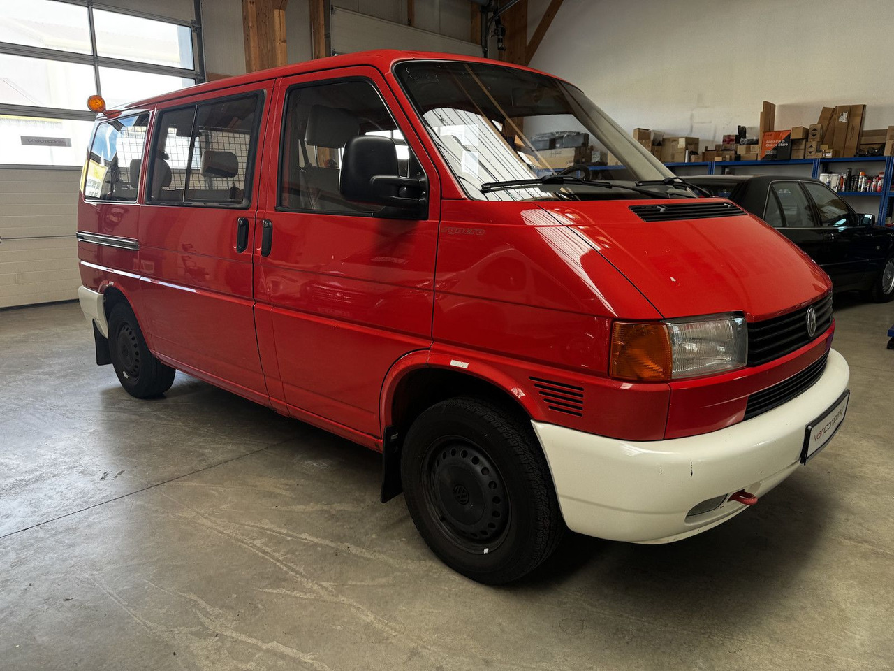 Volkswagen T4 2.5 TDI Syncro 4x4 7-Sitzer 1. Hand! - Putnički kombi: slika 4 Volkswagen T4 2.5 TDI Syncro 4x4 7-Sitzer 1. Hand! - Putnički kombi: slika 4