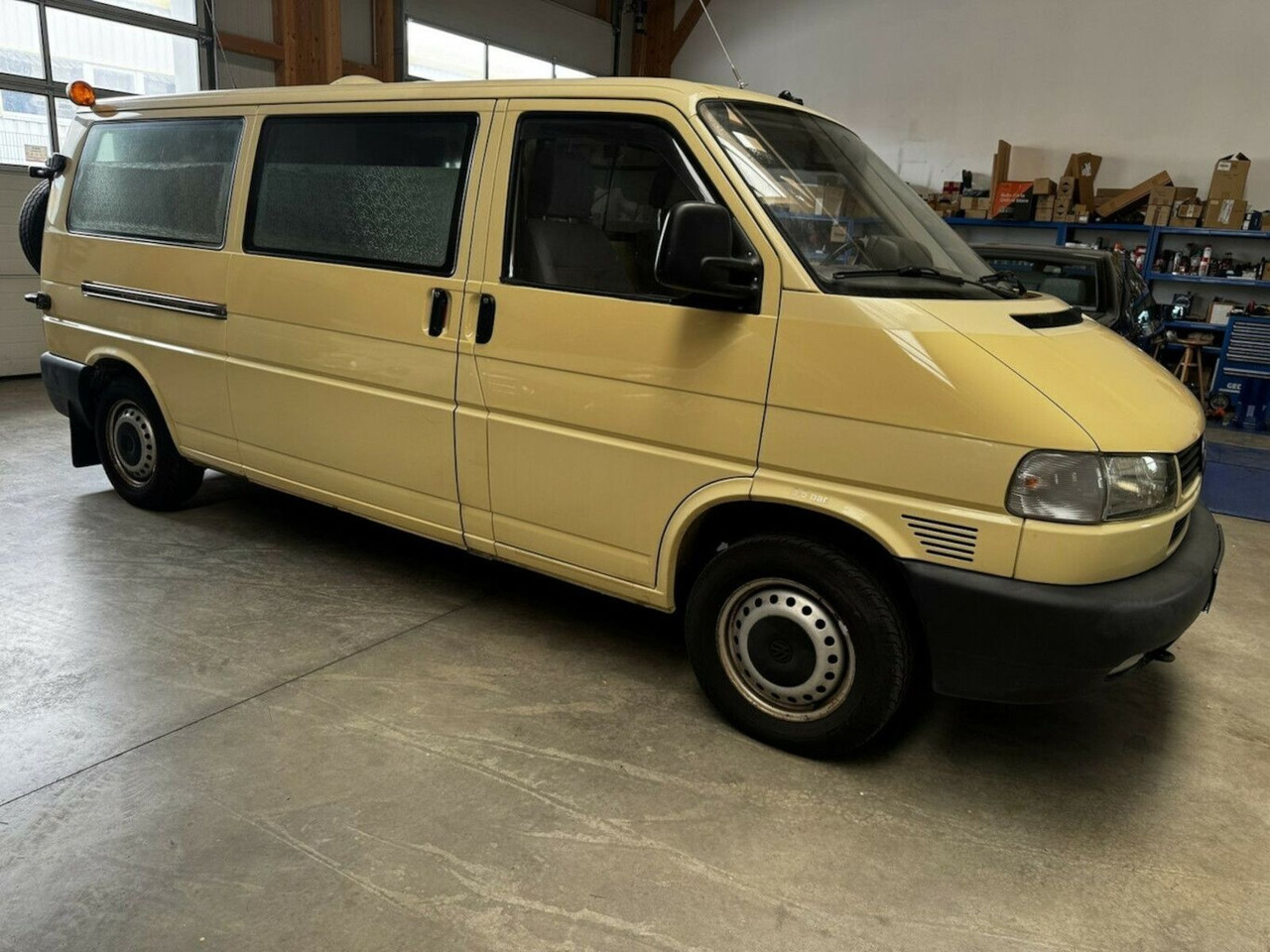 Volkswagen T4 2.5 TDI Syncro 4x4 lang 1. Hand! - Kamp kombi: slika 4 Volkswagen T4 2.5 TDI Syncro 4x4 lang 1. Hand! - Kamp kombi: slika 4