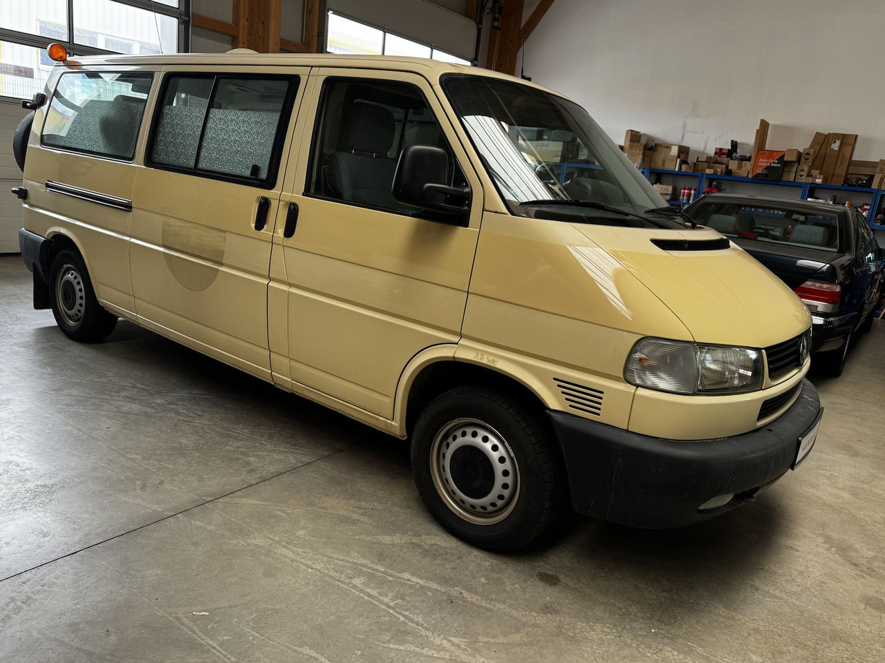Volkswagen T4 2.5 TDI Syncro 4x4 lang 1. Hand! - Furgon: slika 4 Volkswagen T4 2.5 TDI Syncro 4x4 lang 1. Hand! - Furgon: slika 4