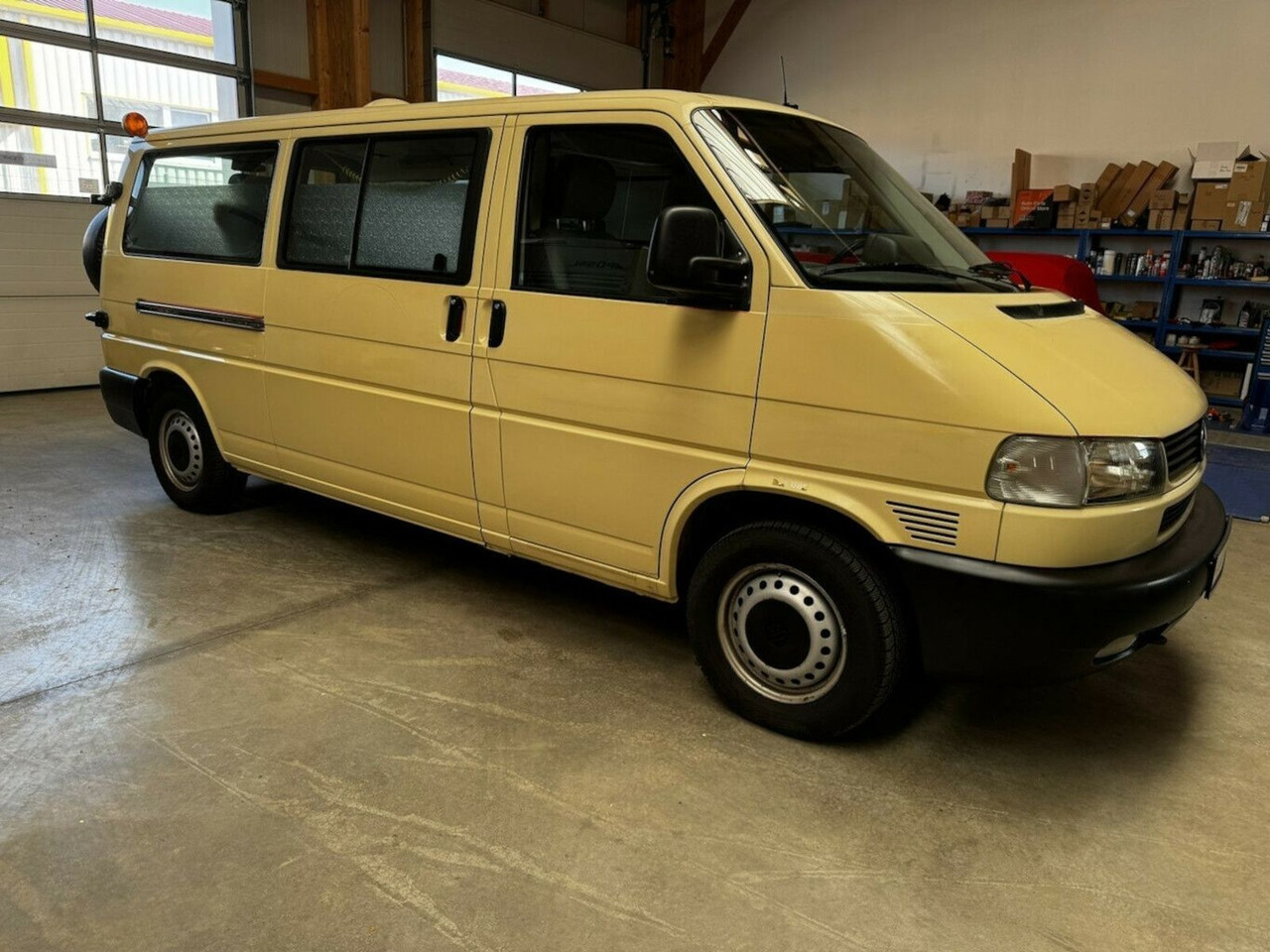 Volkswagen T4 2.5 TDI Syncro 4x4 lang 1. Hand! - Putnički kombi: slika 4 Volkswagen T4 2.5 TDI Syncro 4x4 lang 1. Hand! - Putnički kombi: slika 4