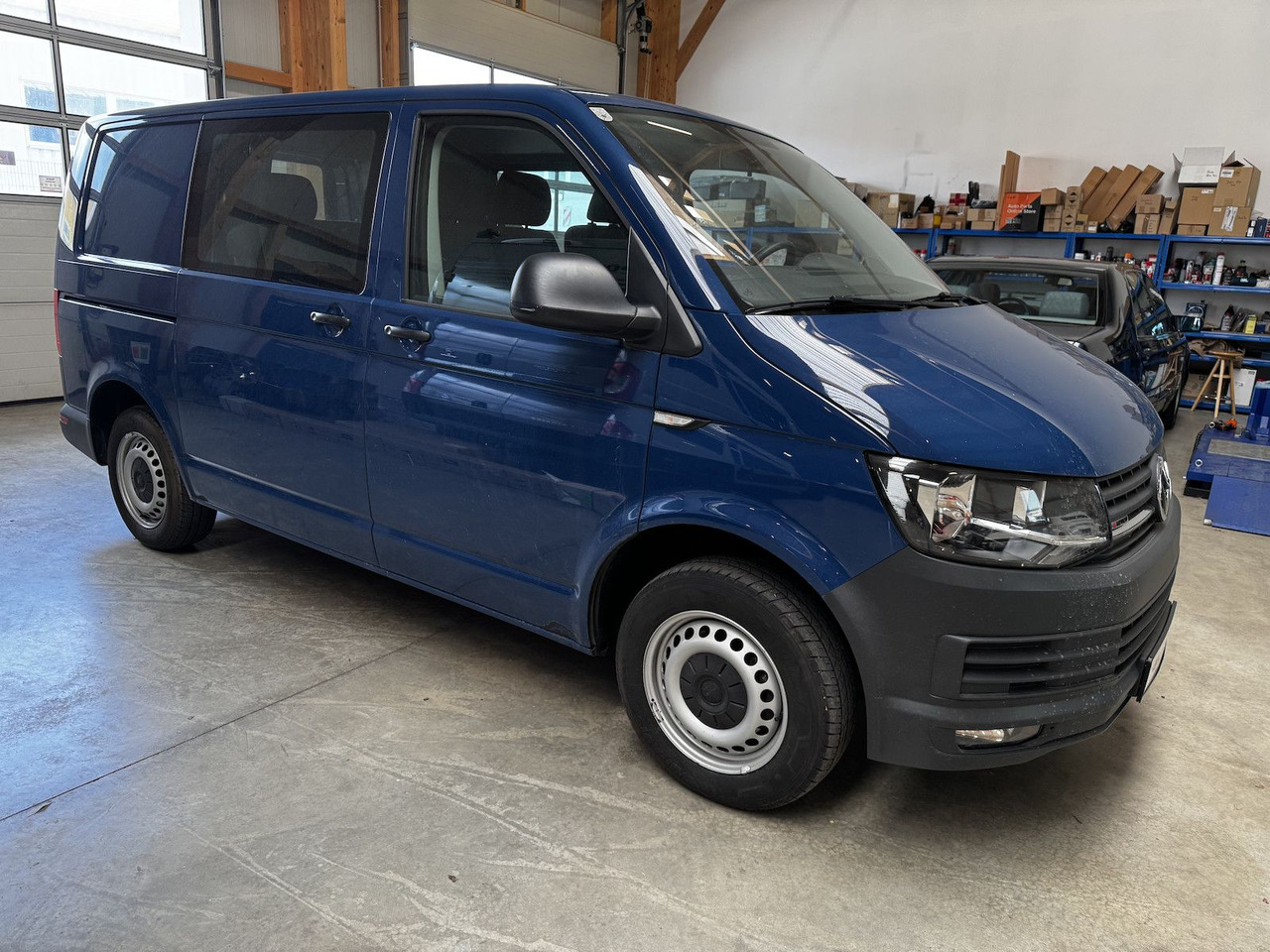Volkswagen T6 2.0 TDI 4Motion Kasten 6-Sitzer - Mali kombi, Dostavno vozilo sa duplom kabinom: slika 4 Volkswagen T6 2.0 TDI 4Motion Kasten 6-Sitzer - Mali kombi, Dostavno vozilo sa duplom kabinom: slika 4
