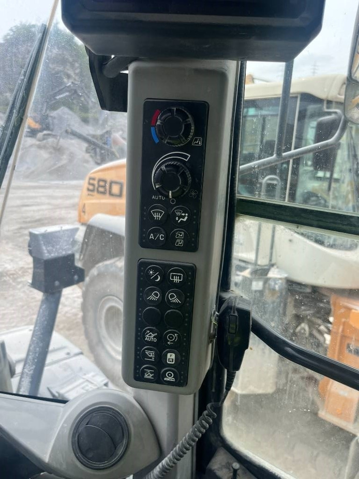 Utovarivač točkaš KOMATSU WA475-10EO: slika 22