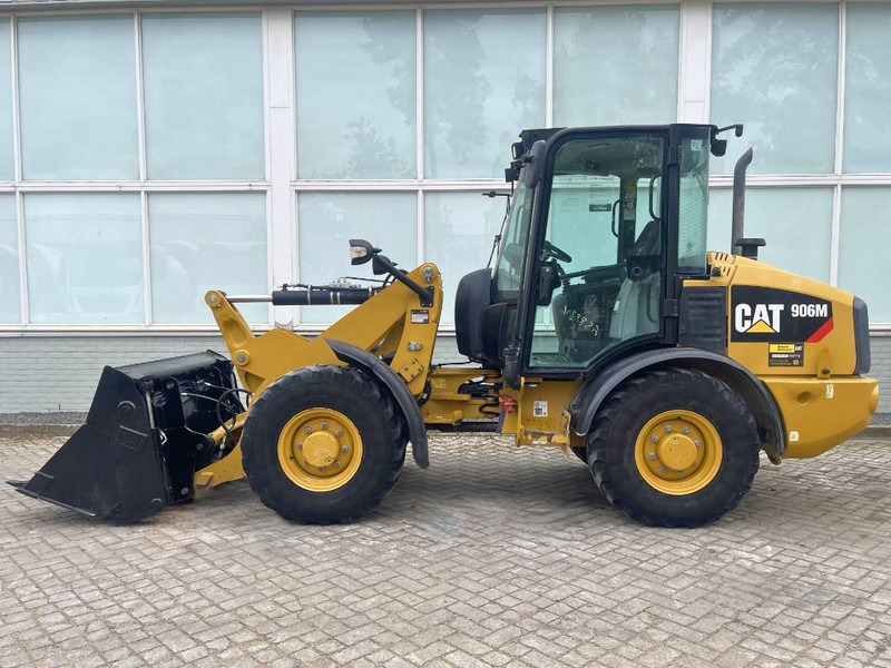 Cat 906 M 2018 - Utovarivač točkaš: slika 3 Cat 906 M 2018 - Utovarivač točkaš: slika 3