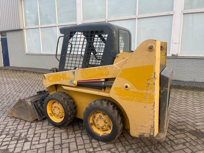 Gehl 3840 E 2015 - Mini utovarivač: slika 3 Gehl 3840 E 2015 - Mini utovarivač: slika 3