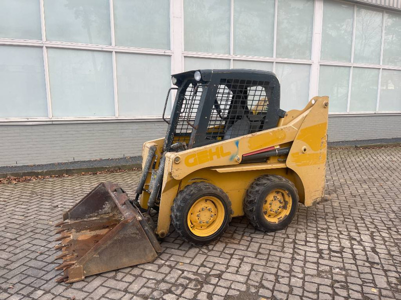 Gehl 3840 E 2015 - Mini utovarivač: slika 2 Gehl 3840 E 2015 - Mini utovarivač: slika 2