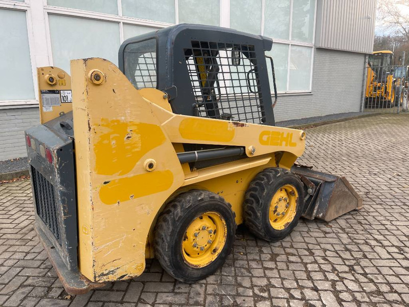 Gehl 3840 E 2015 - Mini utovarivač: slika 4 Gehl 3840 E 2015 - Mini utovarivač: slika 4