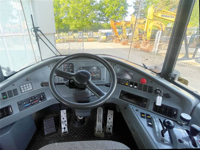 Zglobni kiper Volvo A25E: slika 11