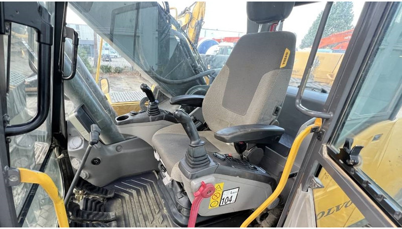 Bager guseničar Volvo EC 300 D L: slika 7