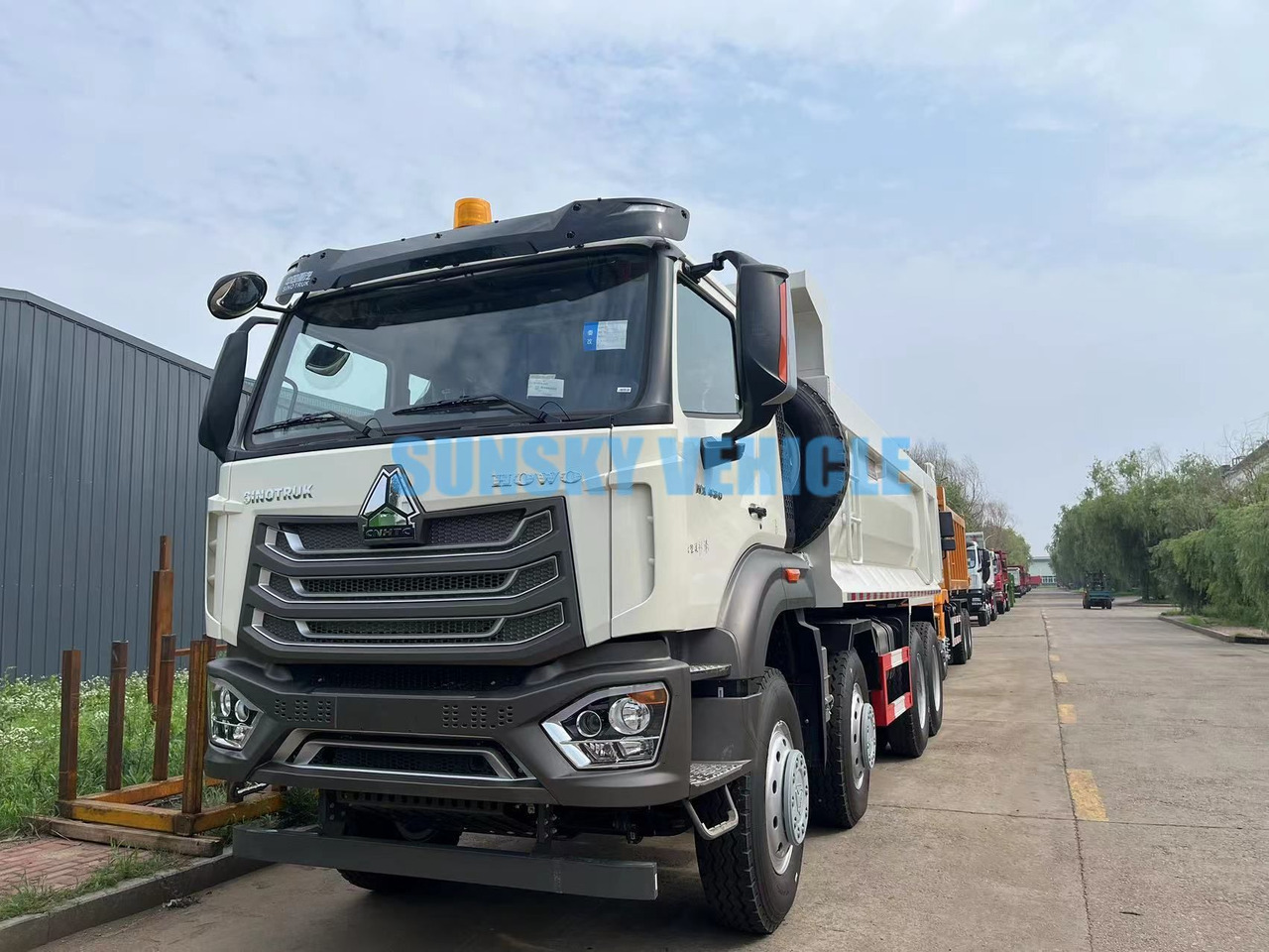 HOWO 8X4 dump truck - Istovarivač: slika 3 HOWO 8X4 dump truck - Istovarivač: slika 3
